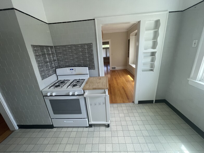 Building Photo - 2172 Bunts Road