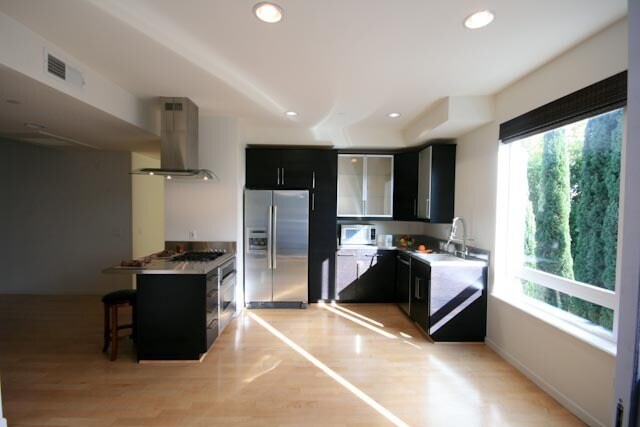 Building Photo - Modern Two Bedroom Hillcrest Condo