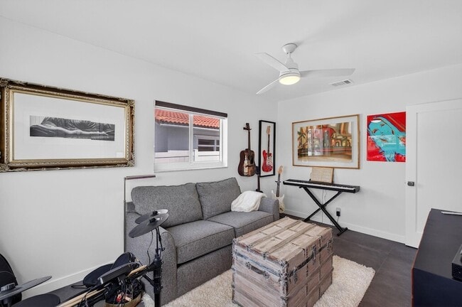 Building Photo - 2720 NE 59th St