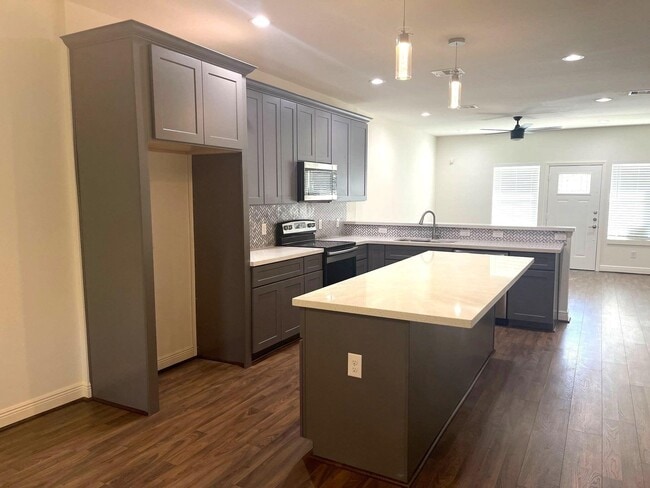 Building Photo - 4913 Southwind St