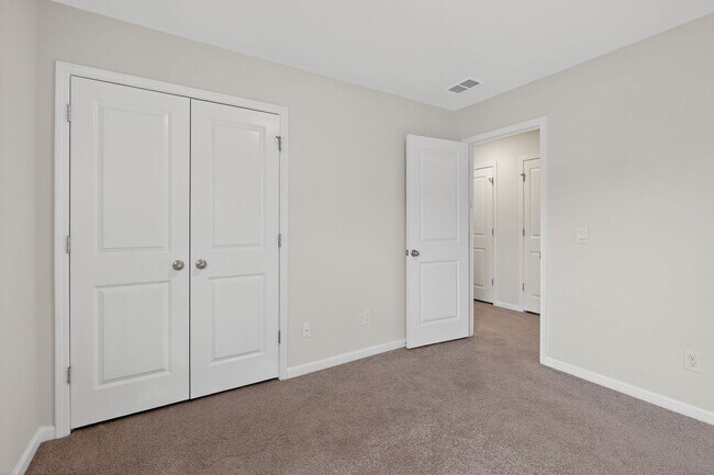 Building Photo - 127 Birch Cir