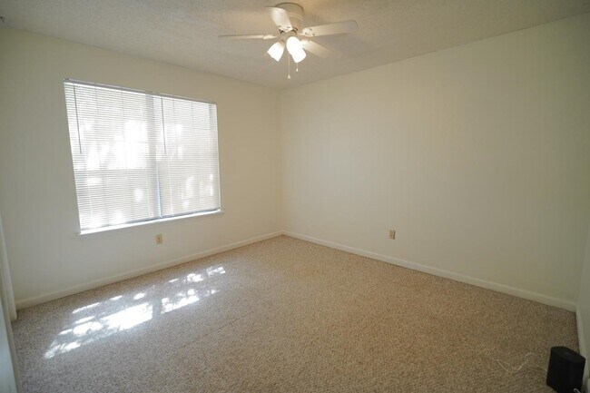 Building Photo - 828 Ashlyn Forest Dr
