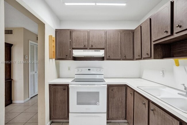 Building Photo - 4731 NW 10th Ct