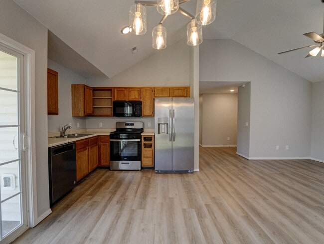 Building Photo - 344 Grant Springs Dr