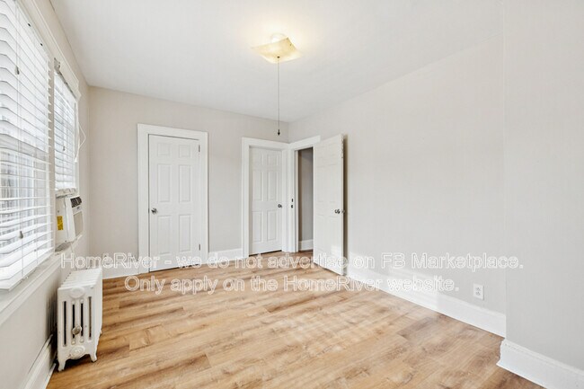 Building Photo - 11 Cedar St