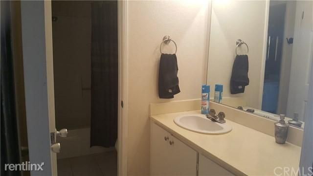 Building Photo - 2 br, 2 bath Condo - 106 Kazan St