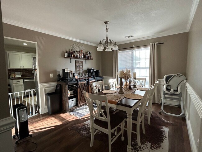 Building Photo - Bradley Point Residence for Rent - 4 Bedroom/2.5 Bath