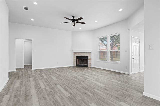 Building Photo - 619 White Swan Dr