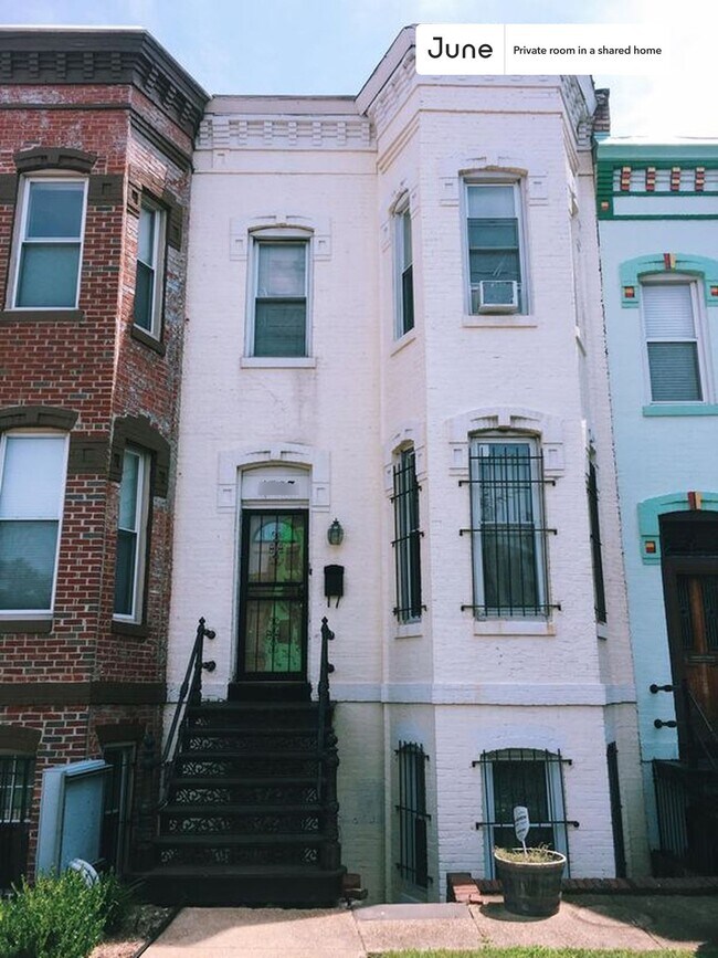 Building Photo - Room in Shared 4 bed/3.5 bath home