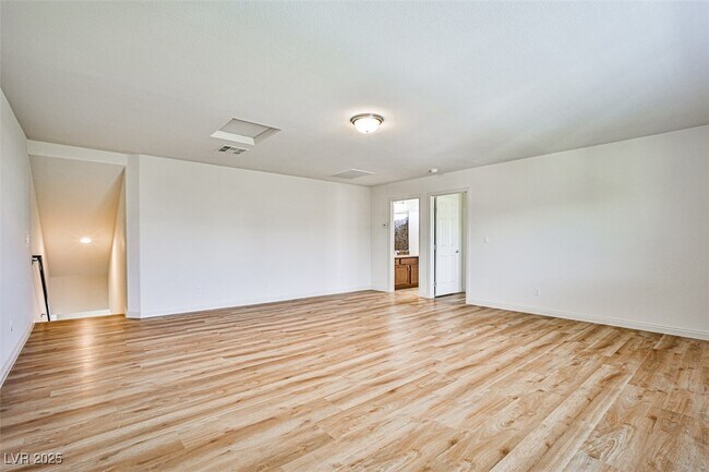 Building Photo - 6745 Philharmonic Ave