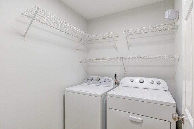 Building Photo - 126 Crookham Ct