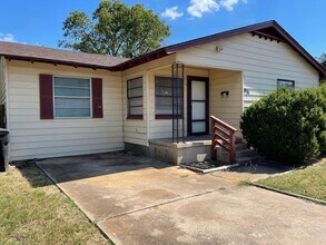 Building Photo - Available Now! *Pet Restrictions* 3 Bedroom/1 Bathroom in Temple