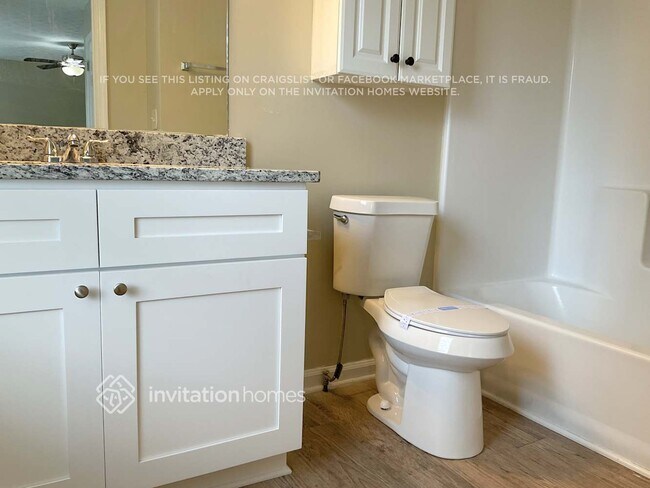 Building Photo - 3364 Dearwood Dr SW