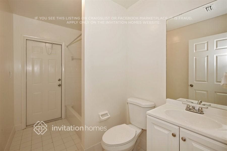 Building Photo - 20251 SW 130th Ct