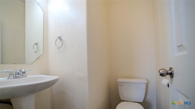 Building Photo - 6107 Bridgewood Dr