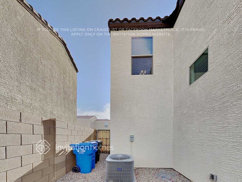 Building Photo - 8043 W Agora Ln
