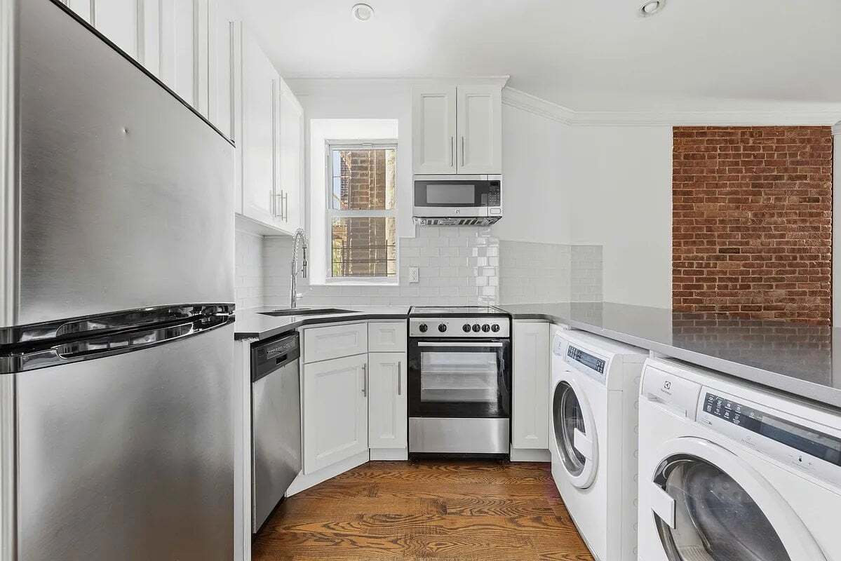 Building Photo - 411 E 118th St