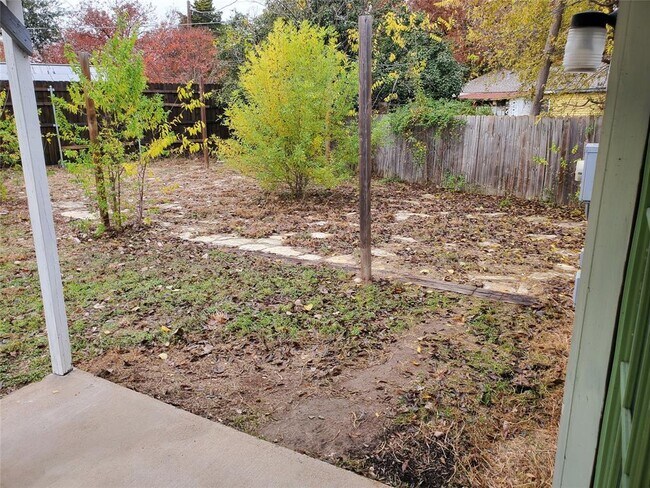 Building Photo - 807 Fernwood Cove