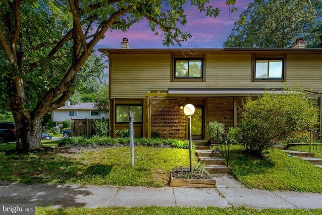 Primary Photo - 10676 Myrtle Oak Ct