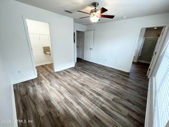 Building Photo - 469 Monet Ave