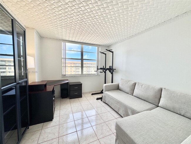 Building Photo - 250 174th St