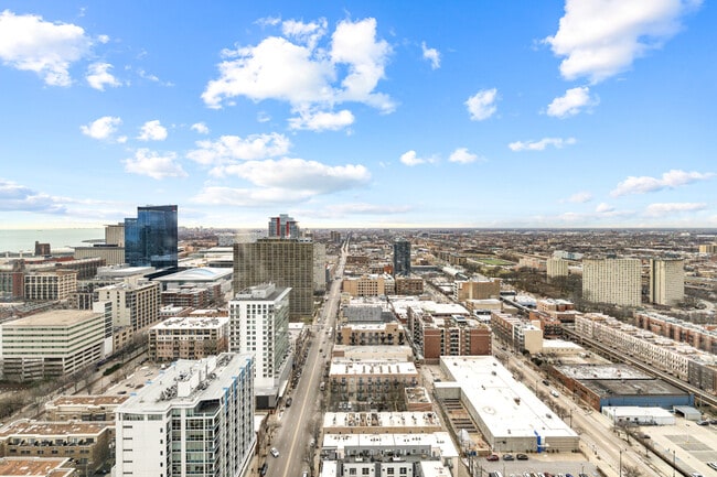 Building Photo - 1720 S Michigan Ave
