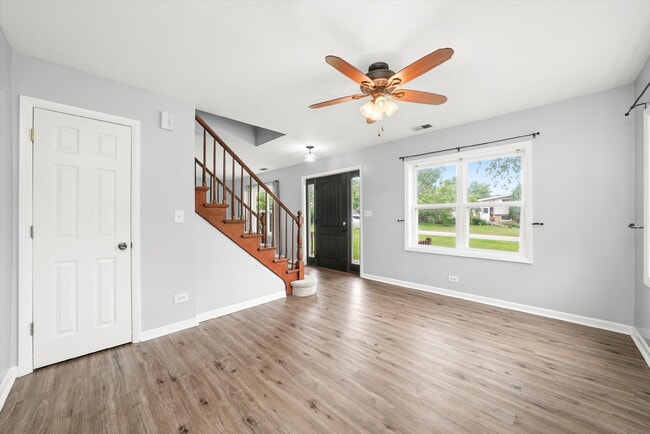 Building Photo - Stylish 4-Bedroom Home with Room to Work, ...