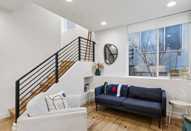 Building Photo - Three-Bedroom Townhouse Close to Seattle Pacific University!!!