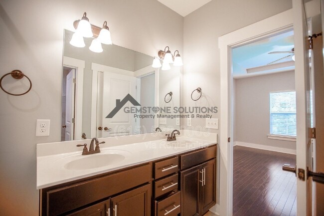 Building Photo - 1041 Honey Bush Cir