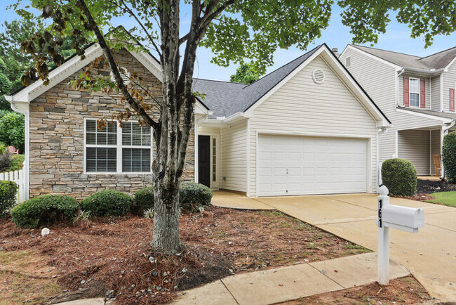 Building Photo - Move-in ready home in Hiram!