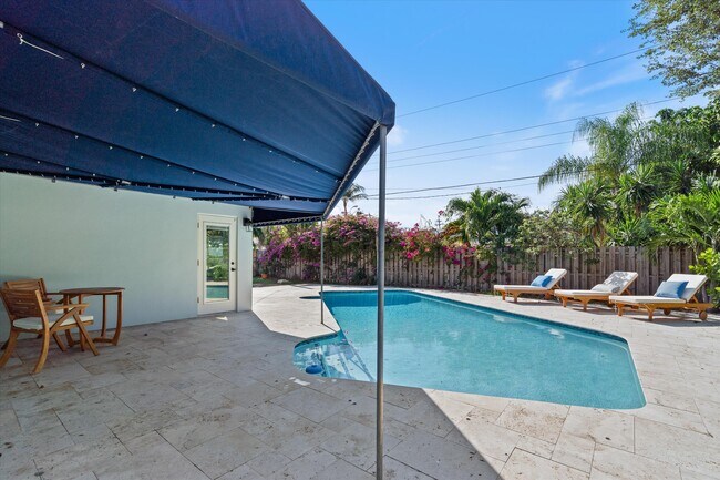 Building Photo - 4921 NE 23rd Ave