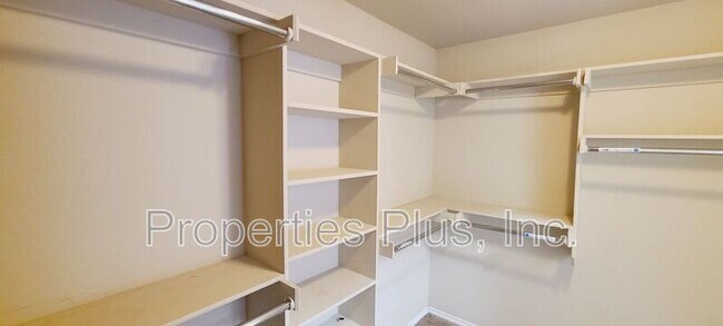 Building Photo - 8421 Dunnwood Rd