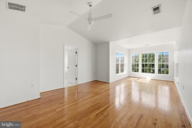 Building Photo - 45805 Marlane Terrace