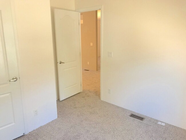 Building Photo - Mountain Living. 3 bedroom 2 bath home in Pecos, NM.