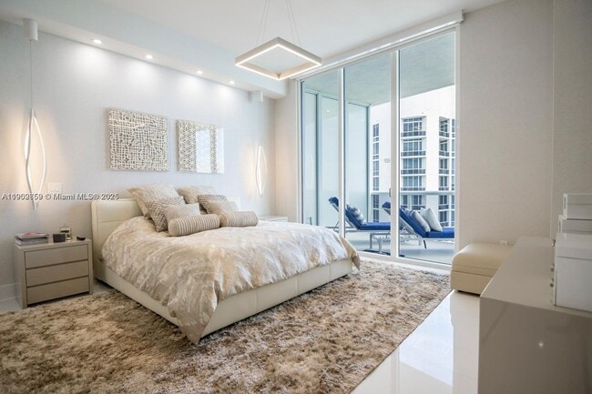 Building Photo - 15901 Collins Ave