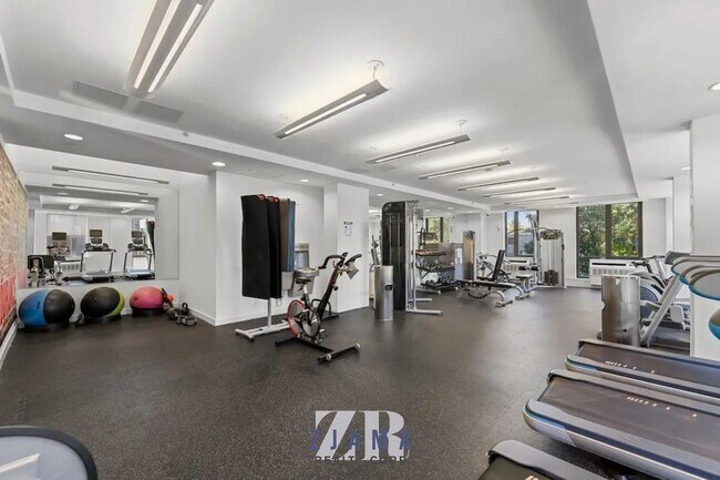 Building Photo - 626 Flatbush Ave