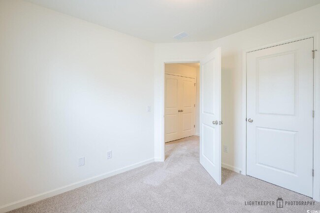 Building Photo - 209 Banbury Ln