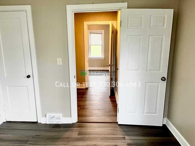 Building Photo - 133 Catherine St