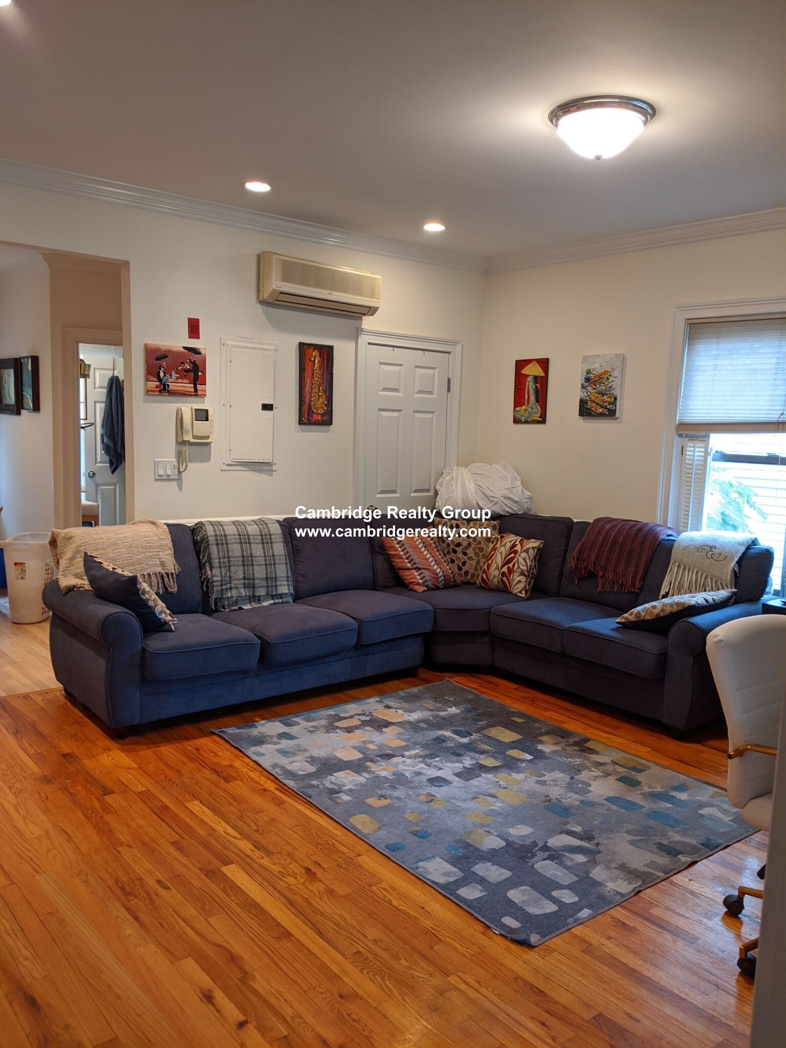 Building Photo - 268 River St