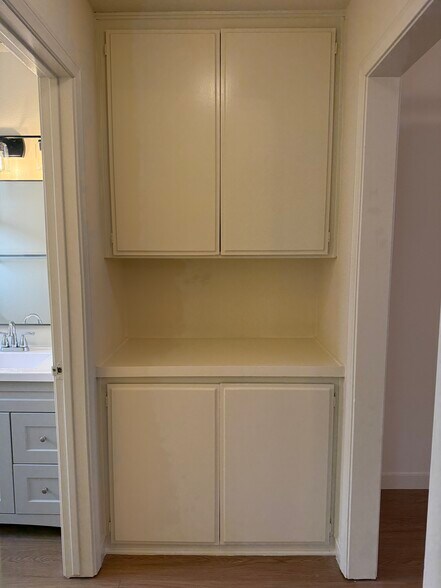 Building Photo - 12011 Rochester Ave