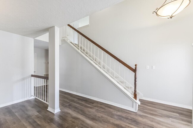 Building Photo - 16606 Burlcreek St