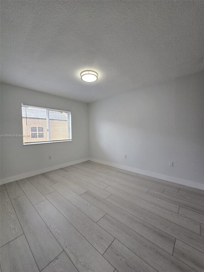Building Photo - 17324 NW 74th Ave