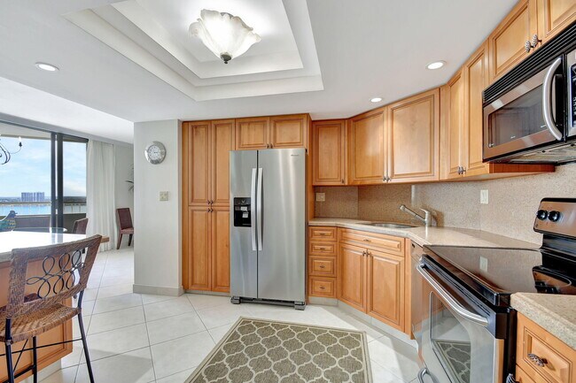 Building Photo - 5080 N Ocean Dr