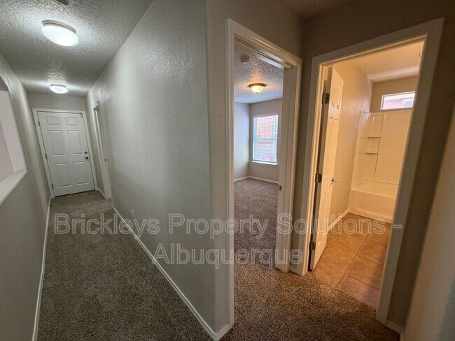 Building Photo - 8035 Sierra Altos Pl NW