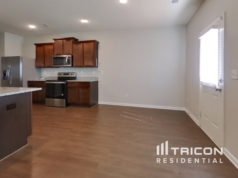 Building Photo - 4822 Moccasin Ct