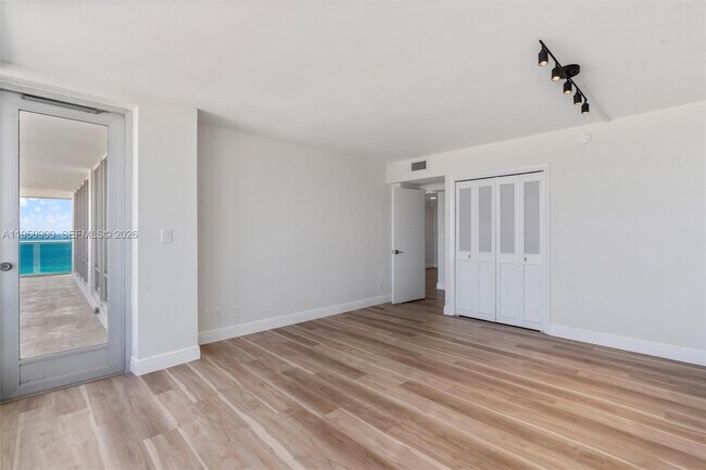 Building Photo - 2100 S Ocean Ln