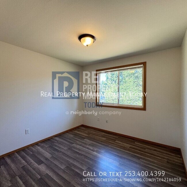 Building Photo - 427 175th St S