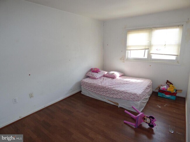 Building Photo - 8333 Ivy Glen Ct