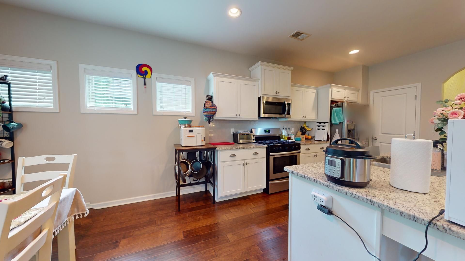 Building Photo - Very Well Maintained Home in East Richland S/D