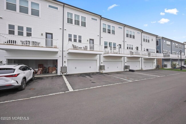Building Photo - 5 Carty Ave